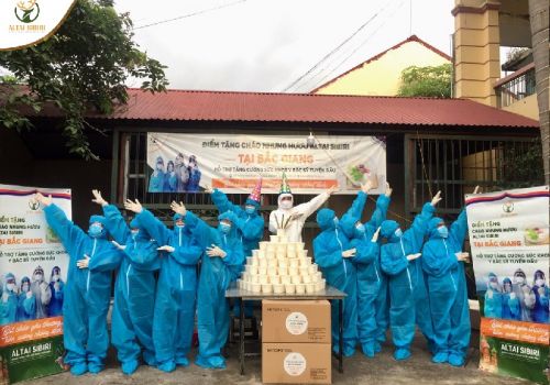 HOÀN THÀNH 7500 SUẤT CHÁO NHUNG HƯƠU TỚI TAY 2200 Y BÁC SĨ CHỐNG DỊCH COVID-19 TẠI BẮC GIANG 