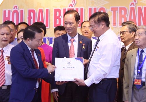 SỰ KIỆN LỚN NHẤT CỦA DÒNG HỌ TRẦN TẠI THỦ ĐÔ ALTAI SIBIRI HÂN HẠNH LÀ NHÀ TÀI TRỢ DANH DỰ